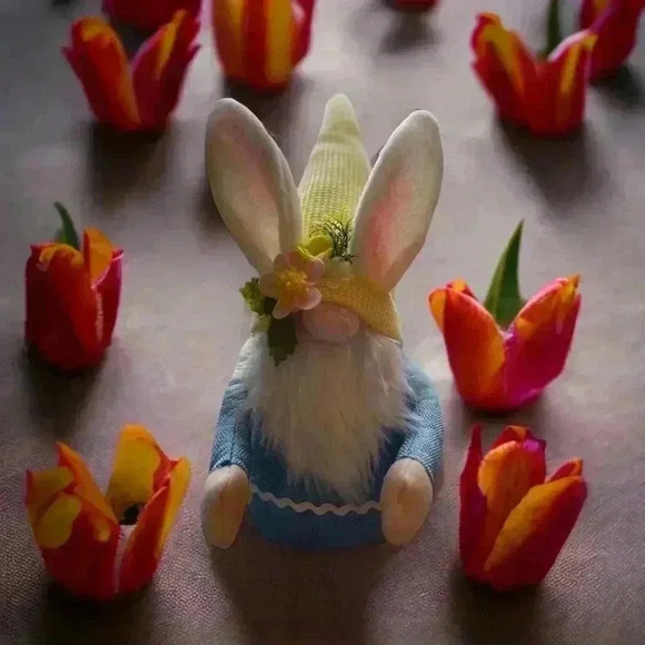 Adorable gnome-themes Easter decor.  Three gnomes and a 9 by 12 garden flag - Picture 3 of 10